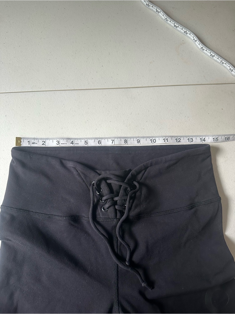 Alo Yoga 7” Yogi Lace Up Biker Shorts Black Size L GUC - Picture 5 of 8
